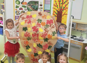 Projekt "Ale zielnik" zadanie jesienne drzewo.