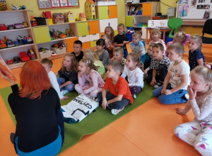 Wyścig złotego żołędzia - zajęcia z panią Kasią z biblioteki