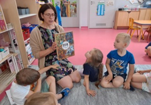 Książka zakupiona dla dzieci przez rodziców