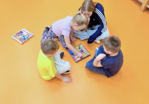 Gramy w gry kooperacyjne Mali detektywi