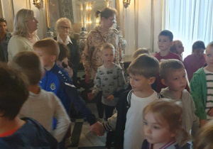 Zwiedzamy pałac.