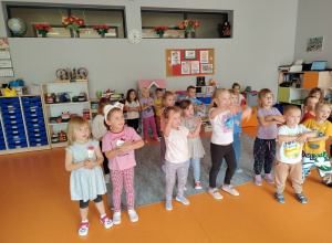 Zumba, zabawy na powietrzu i spotkanie ze strażakiem